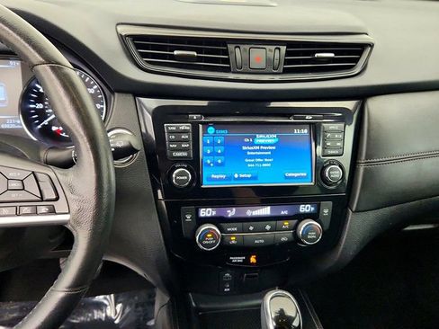 Used 2017 Nissan Rogue SL w/ SL Premium Package AWD/4WD image 18