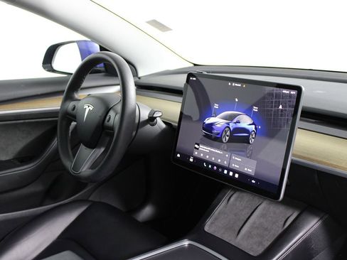 Used 2022 Tesla Model 3 Standard Range image 11
