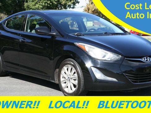 Used 2016 Hyundai Elantra SE w/ Option Group 02 FWD image 2