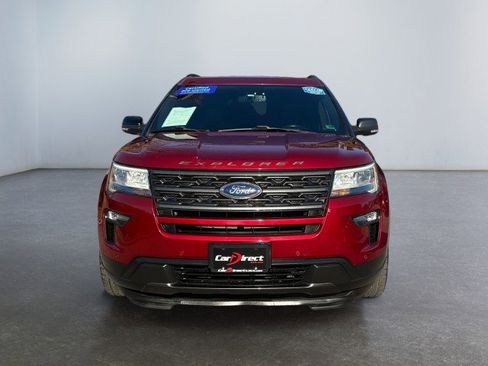 Used 2018 Ford Explorer XLT w/ Equipment Group 202A image 5