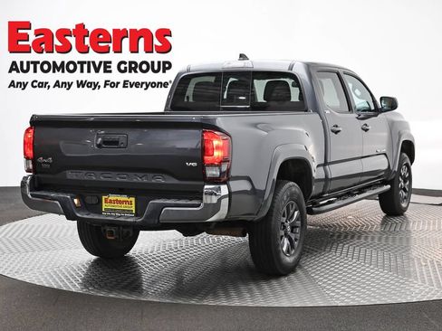 Used 2020 Toyota Tacoma SR5 AWD/4WD image 5