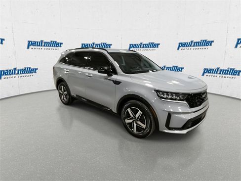 Used 2023 Kia Sorento EX image 2
