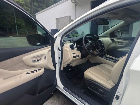 Used 2020 Nissan Murano SL w/ Moonroof Package AWD/4WD image 9