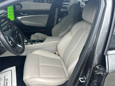 Used 2023 Genesis G70 2.0T RWD image 13