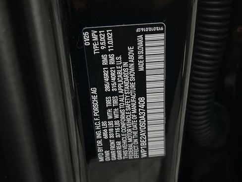 Used 2025 Porsche Cayenne E-Hybrid Coupe image 37