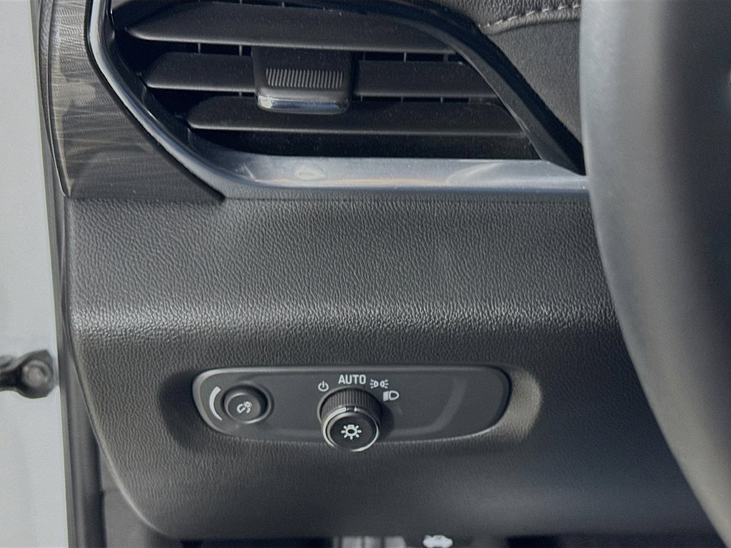 Used 2023 Chevrolet Traverse High Country w/ LPO, Floor Liner Package FWD image 10
