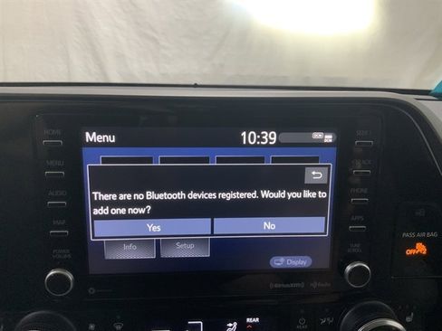 Used 2022 Toyota Highlander XLE image 29