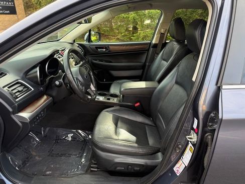 Used 2017 Subaru Outback 3.6R Limited AWD/4WD image 6