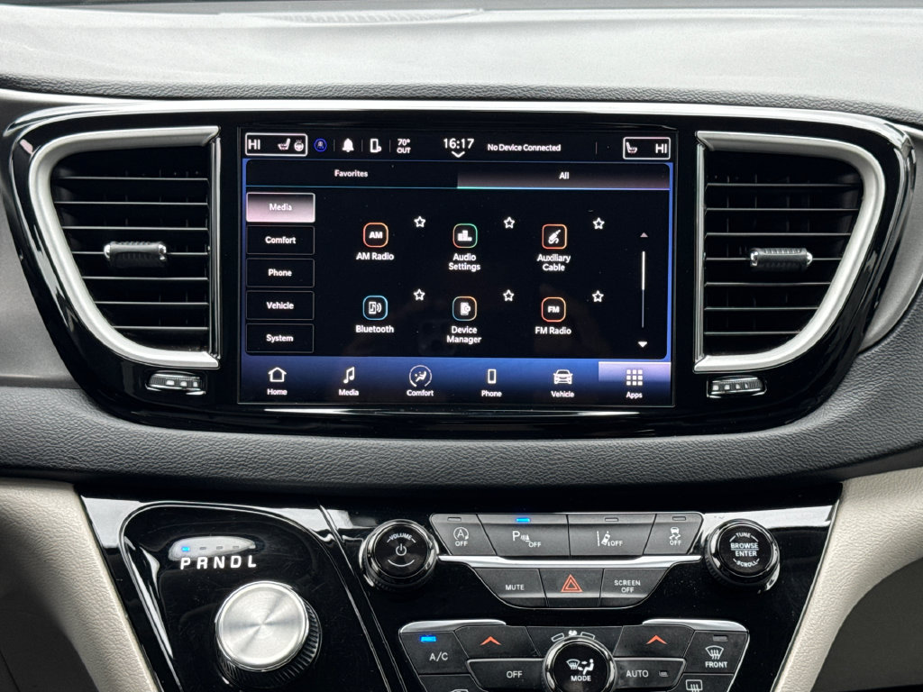Used 2023 Chrysler Pacifica Touring-L FWD image 20