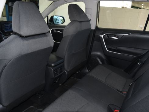 Used 2021 Toyota RAV4 XLE image 14