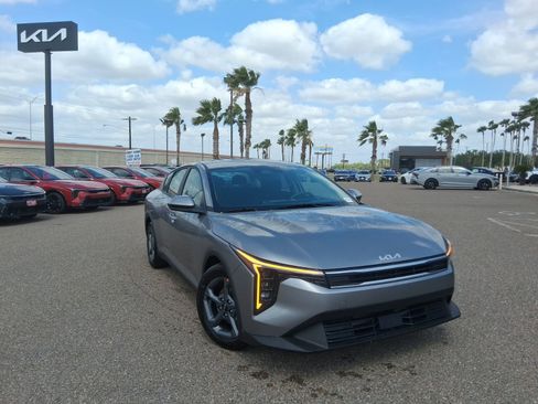 New 2026 Kia K4 FWD image 1