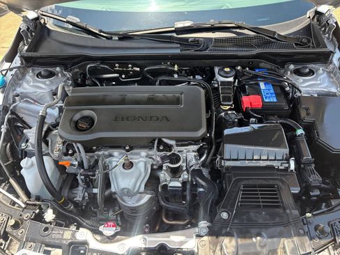 Used 2025 Honda Civic Sport image 31