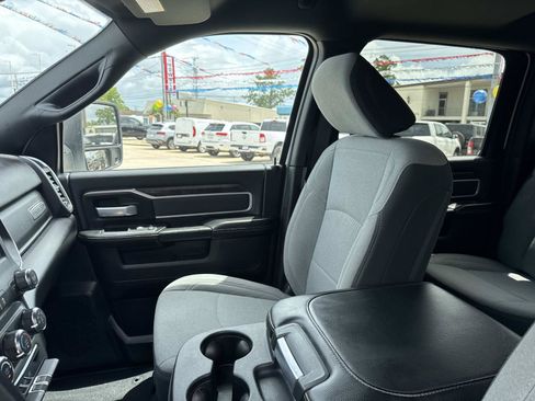 Used 2024 RAM 2500 Big Horn AWD/4WD image 15