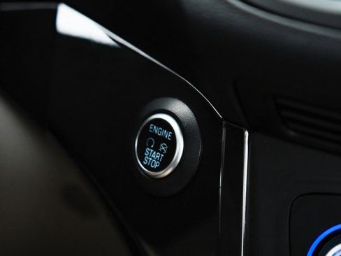 Used 2019 Ford Escape Titanium image 18