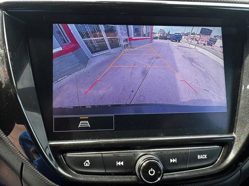 Used 2021 Chevrolet TrailBlazer ACTIV w/ Technology Package FWD image 19
