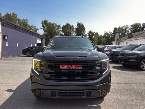 Used 2024 GMC Sierra 1500 Pro w/ Graphite Edition AWD/4WD image 2
