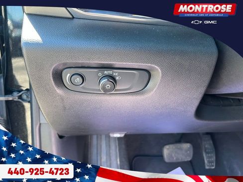 Used 2023 Chevrolet Traverse LT FWD image 13