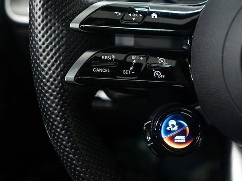 Used 2025 Mercedes-Benz GLC 43 AMG 4MATIC image 21