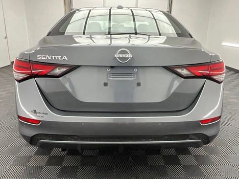Used 2025 Nissan Sentra SV image 18