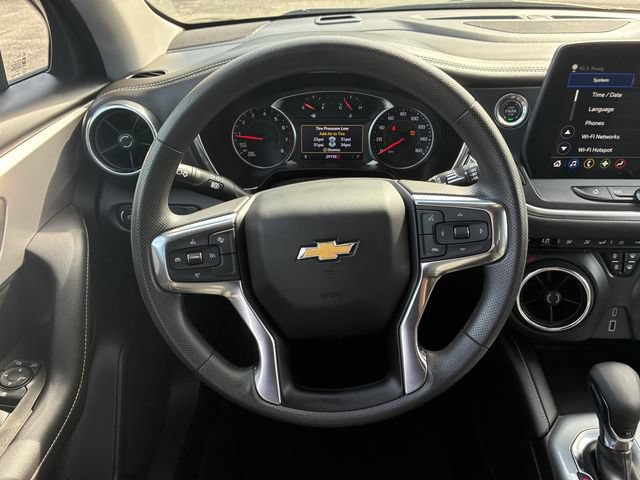 Used 2025 Chevrolet Blazer LT AWD/4WD image 15
