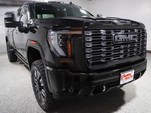 Used 2025 GMC Sierra 2500 Denali Ultimate w/ Max Trailering Package AWD/4WD image 6