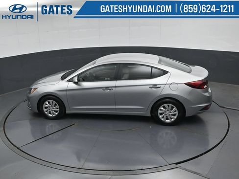 Used 2020 Hyundai Elantra SE FWD image 46