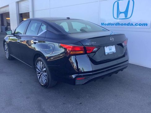 Used 2025 Nissan Altima 2.5 SV AWD/4WD image 4