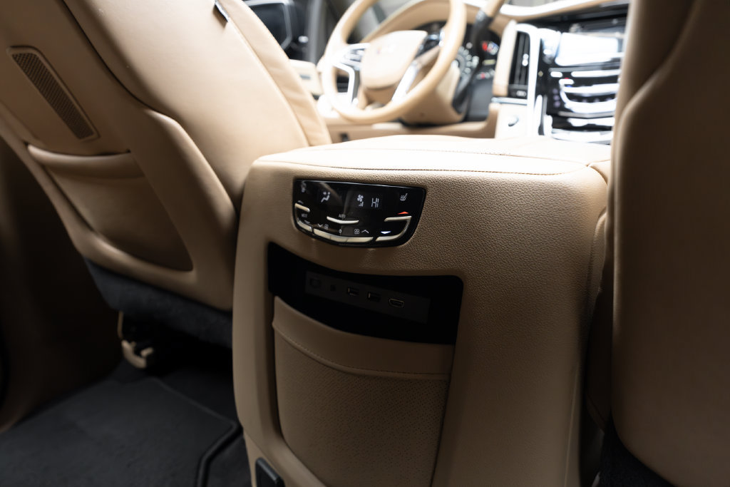 Used 2020 Cadillac Escalade Platinum AWD/4WD image 44