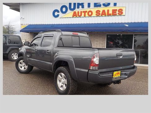Used 2013 Toyota Tacoma 4x4 Double Cab w/ TRD Sport Pkg image 5
