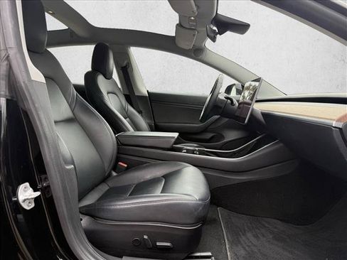 Used 2019 Tesla Model 3 Standard Range Plus RWD image 17
