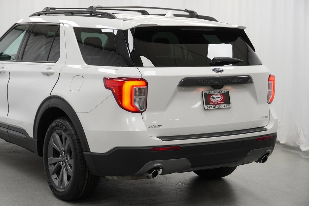 Used 2021 Ford Explorer XLT w/ Equipment Group 202A AWD/4WD image 23