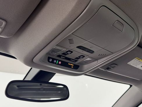 Used 2018 GMC Acadia SLT AWD/4WD image 21