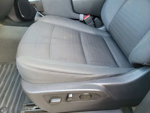 Used 2025 Chevrolet Silverado 1500 LT RWD image 9