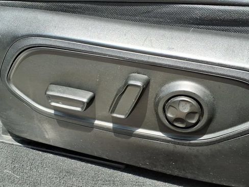 Used 2022 Jeep Grand Cherokee Overland AWD/4WD image 11