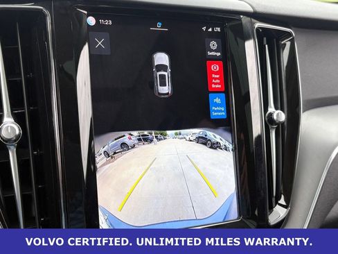 Certified 2024 Volvo XC60 B5 Core image 24