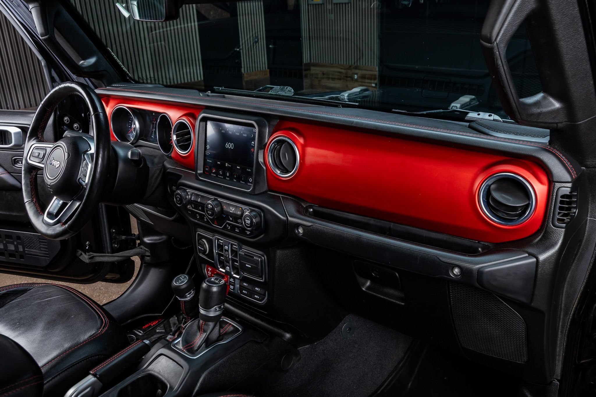 Used 2020 Jeep Gladiator Rubicon AWD/4WD image 17