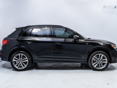 Used 2023 Audi Q3 2.0T Premium w/ Black Optic Sport Package image 8