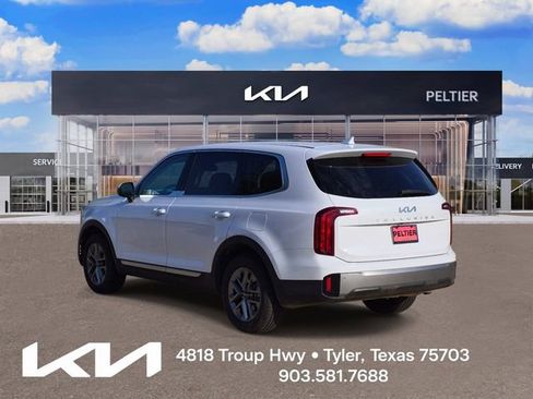 Certified 2025 Kia Telluride LX FWD image 4