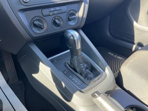 Used 2016 Volkswagen Jetta S image 20