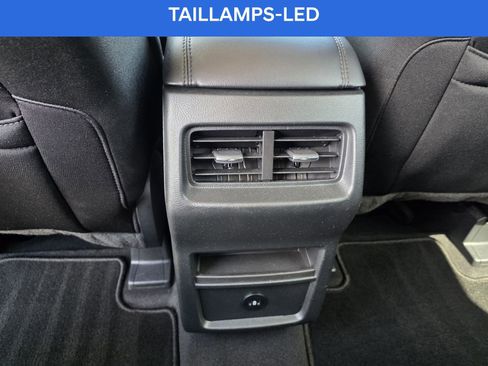 Used 2024 Ford Edge SE w/ Black Appearance Package AWD/4WD image 17
