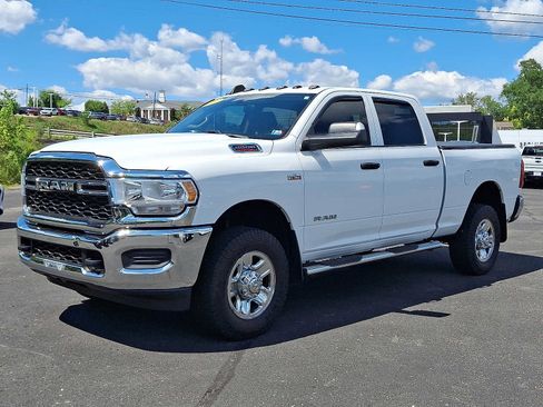 Used 2020 RAM 2500 Tradesman w/ Chrome Appearance Group AWD/4WD image 3