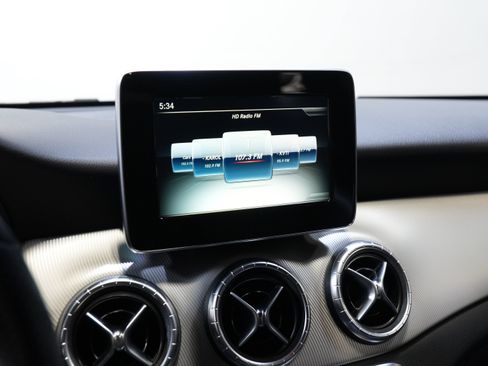 Used 2015 Mercedes-Benz CLA 250 image 43