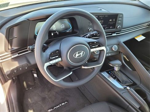 New 2026 Hyundai Elantra SE image 7