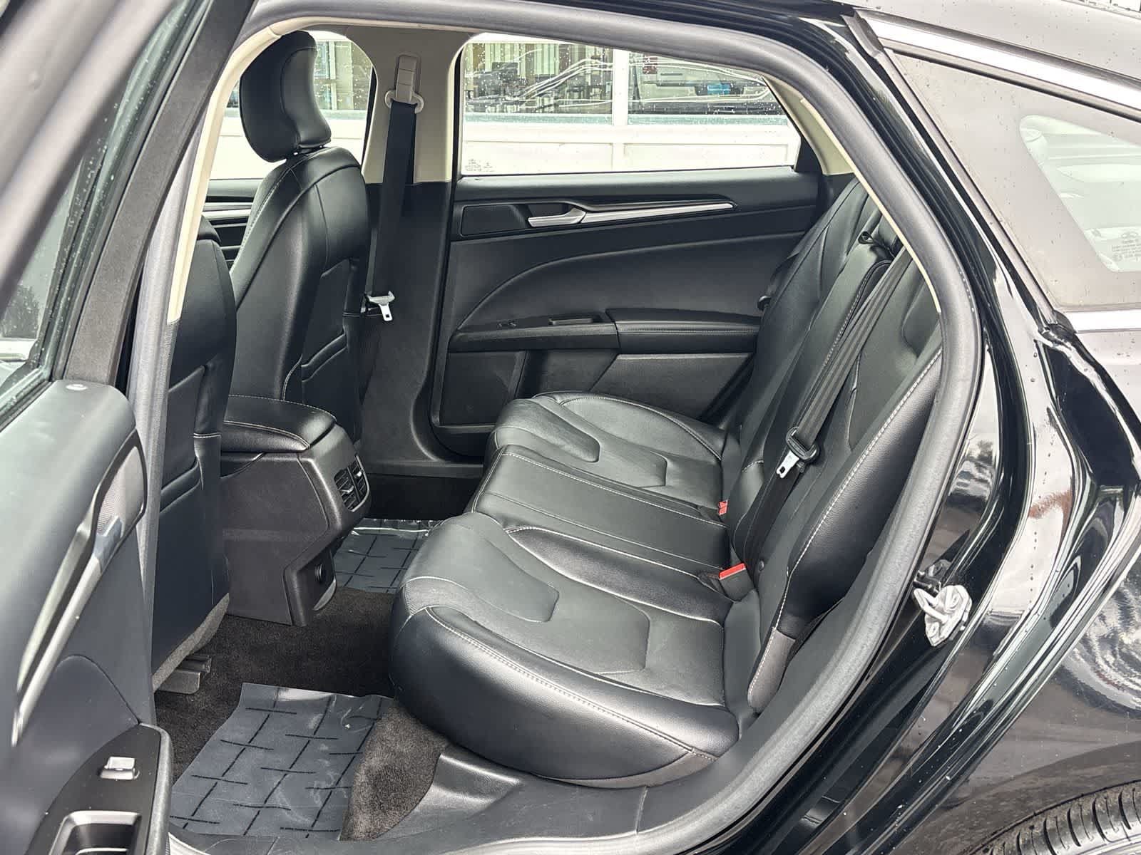 Used 2017 Ford Fusion Titanium FWD image 11