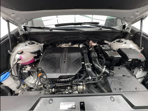 Used 2025 Hyundai Santa Fe Limited FWD image 18