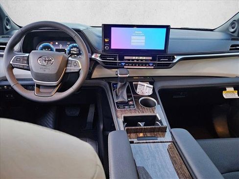New 2026 Toyota Sienna Limited FWD image 14