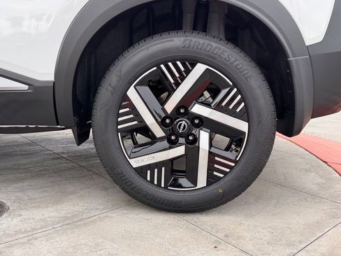 New 2026 Nissan Kicks SV image 8