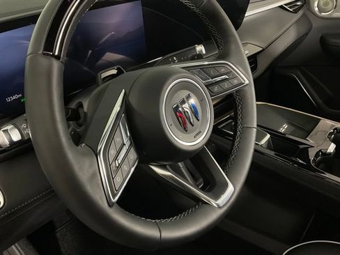 Used 2025 Buick Enclave Avenir w/ Super Cruise Package FWD image 19