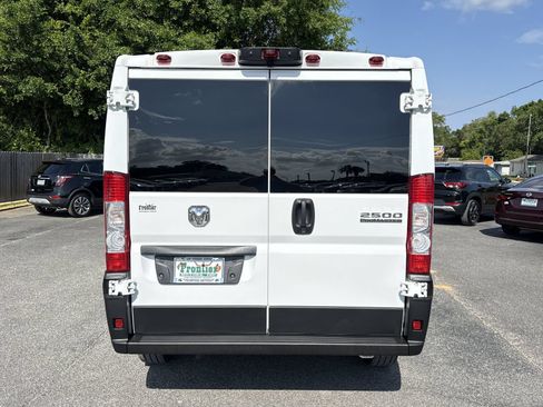 Used 2025 RAM ProMaster 2500 w/ U-Haul Equipment Group FWD image 4
