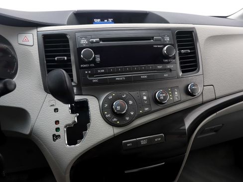 Used 2012 Toyota Sienna LE FWD image 24